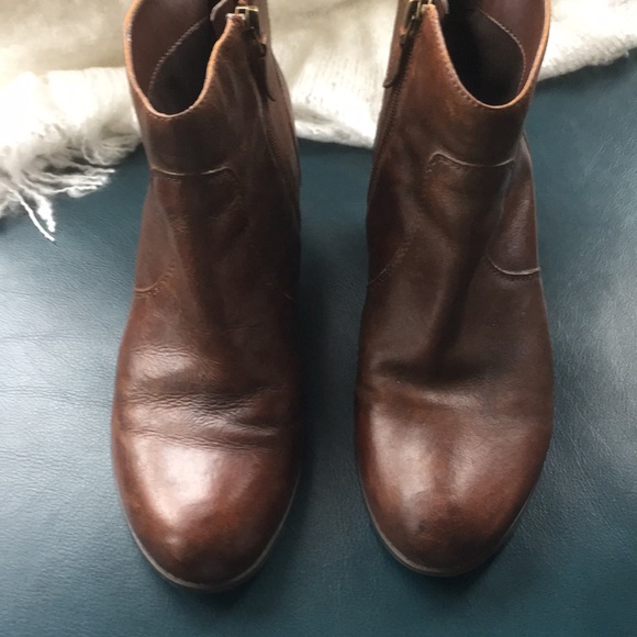 Franco Sarto Distressed Leather Heeled Bootie 8.5 - Picture 2 of 7